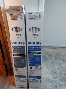 lot 1421 image: 48 in lightbulbs - 1 12 boxes