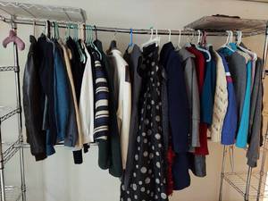lot 1423 image: All Hanging clothes