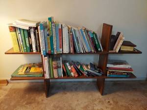 lot 1432 image: bookshelf with books - in Basement
