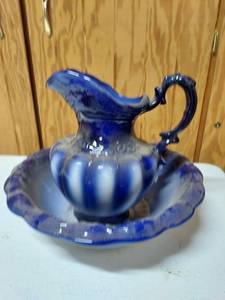 lot 1440 image: pitcher and bowl