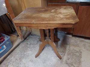 lot 5399 image: Vintage Table - Top is a Little Loose