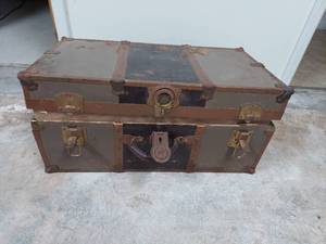 lot 5408 image: Trunk - Tray Needs Repaired