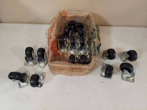 lot 5417 image: (17) Polypropylene General Duty Swivel Plate Caster