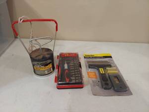 lot 5419 image: Magnet, Precision Knife Set and Scrapers