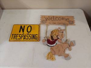 lot 5421 image: 2 Signs