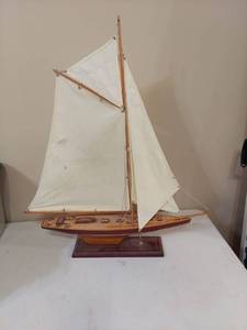 lot 5424 image: Sailboat Model