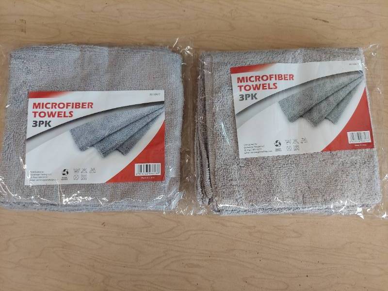 lot 2515 image: (2) 3 pack microfiber towels