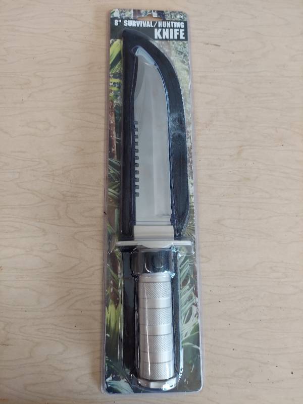 lot 2517 image: 8 in knife with sheath