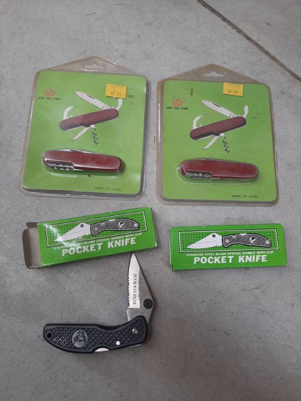 lot 7034 image: 4 Pocket Knives