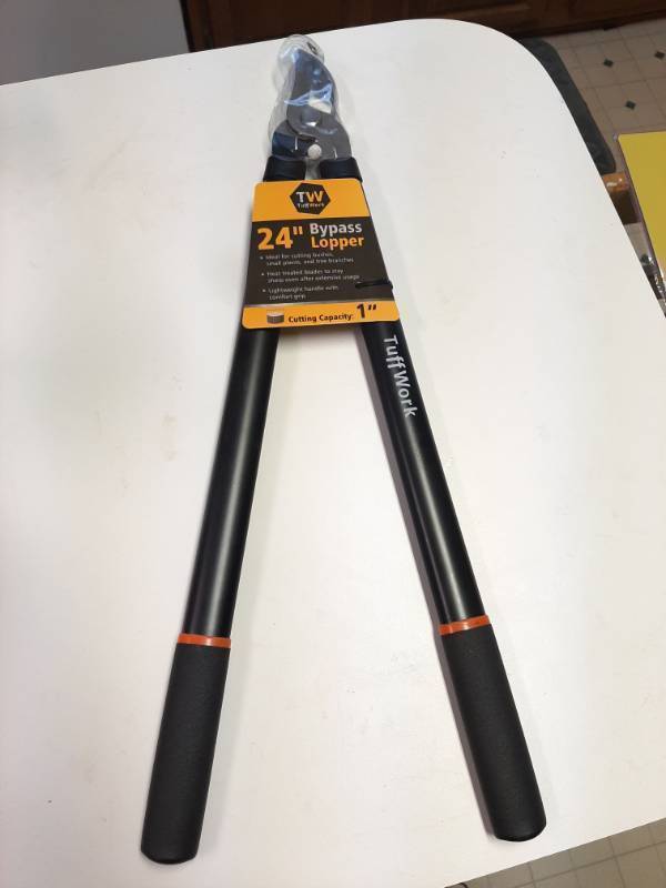 lot 7035 image: Tuff Work 24 Bypass Lopper 1 Cutting Capacity Lightweight Handle
