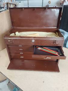 lot 1061 image: Machinists toolbox
