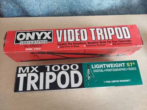 lot 1087 image: 2 tripods