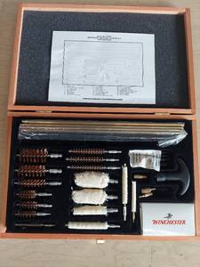 lot 1091 image: gun cleaning kit