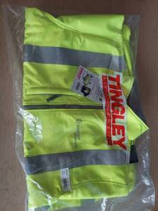 lot 1100 image: XL safety jacket