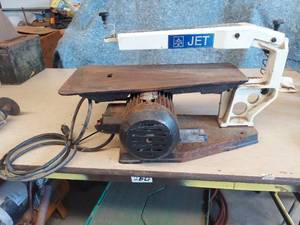 lot 2556 image: 15 scroll saw