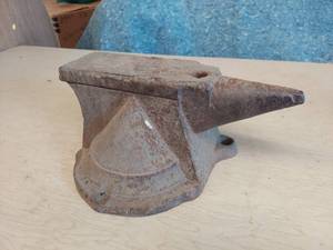 lot 2564 image: 20# anvil