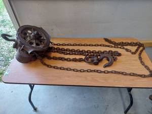 lot 2567 image: chain hoist
