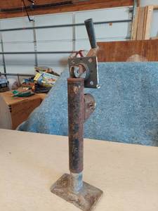 lot 2568 image: trailer jack