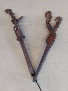 lot 2573 image: 2 boomers