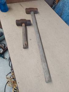 lot 2586 image: 2 Sledgehammers- long handle is loose