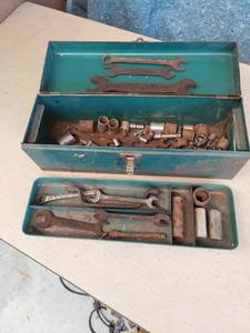 lot 2594 image: toolbox and Contents