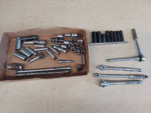 lot 2596 image: assorted Sockets