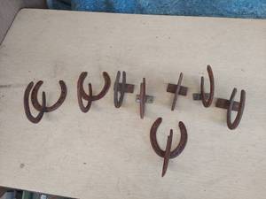 lot 2598 image: Horseshoe hangers