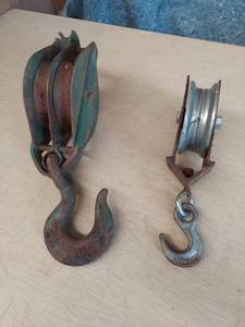 lot 2602 image: Pulleys