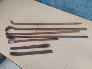 lot 2604 image: Tire irons