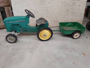 lot 2611 image: pedal tractor and trailer