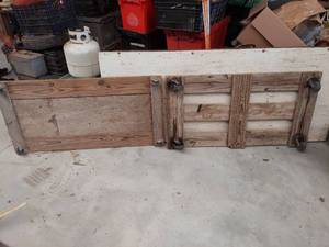 lot 2613 image: (2) 4 wheel dollies