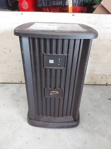 lot 2626 image: Humidifier