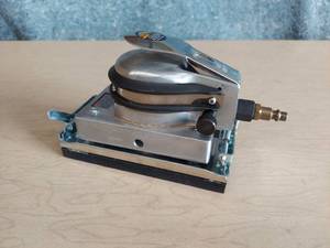 lot 2637 image: pneumatic jitterbug sander