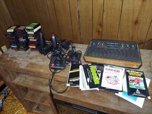 lot 1015 image: Atari Game System with Games