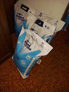 lot 1017 image: 8 Bags Salt