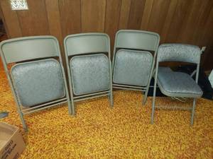 lot 1019 image: 4 Cosco Folding Chairs