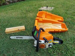 lot 1039 image: Stihl MS 211 Chainsaw