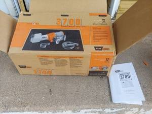 lot 1041 image: Warn Works 3700 Rugged Utility Winch 12 Volt Dc 3700lb Winch Pn 603700