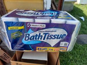 lot 1042 image: Members Mark Ultra Premium Bath Tissue, 2 ply (232 sheets, 45 rolls)