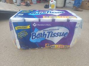 lot 1059 image: Members Mark Ultra Premium 2-Ply Toilet Paper, 45 Large Rolls