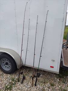 lot 1116 image: 4 Fishing Rods and Reels