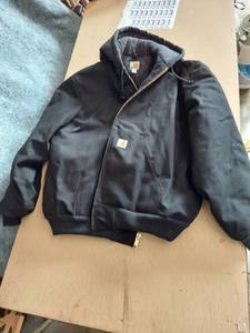lot 1124 image: Black Carhartt jacket - XL