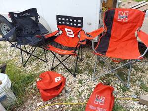 lot 1133 image: 3 folding chairs