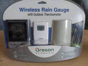 lot 1153 image: Wireless rain guage