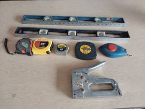 lot 1165 image: Tape Measures, Levels and Stapler