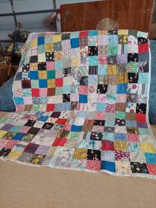 lot 2652 image: small quilt