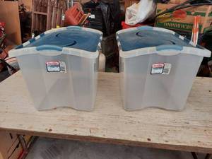 lot 2658 image: 2 totes