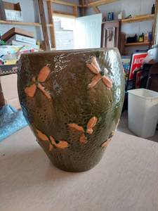 lot 2668 image: glazed pot