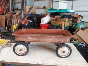 lot 2671 image: Radio Flyer Wagon