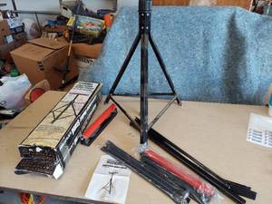 lot 1166 image: 2 roller stands - Missing hardware
